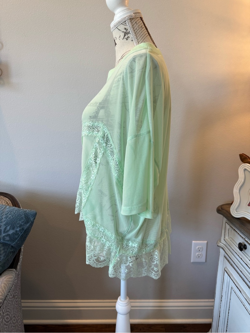 New Without Tags Anthropology Sheer Lace-Trim Mint Green Women’s Top - Picture 3 of 9